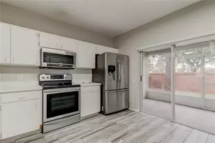 12440 Berkeley Square Dr, Tampa, FL 33626 - Photo 11