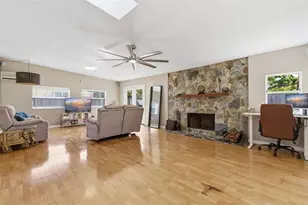 4415 7th St S, Saint Petersburg, FL 33705 - Photo 21