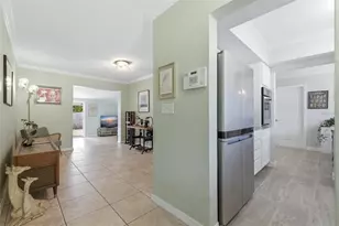 4415 7th St S, Saint Petersburg, FL 33705 - Photo 3