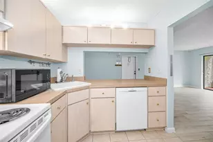 3232 Lake Pine Way E, Tarpon Springs, FL 34688 - Photo 7