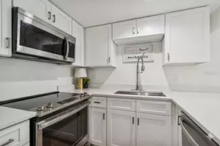 718 Haven Pl, Tarpon Springs, FL 34689 - Photo 3