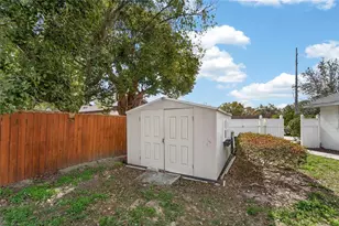 2312 Bandy Dr, Seffner, FL 33584 - Photo 43