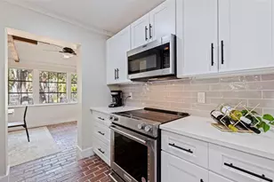 2901 Pelham Rd N, Saint Petersburg, FL 33710 - Photo 17