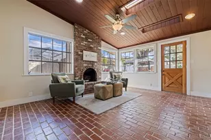 2901 Pelham Rd N, Saint Petersburg, FL 33710 - Photo 29