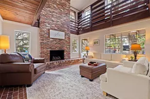 2901 Pelham Rd N, Saint Petersburg, FL 33710 - Photo 5
