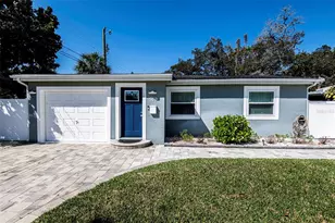 569 Bamboo Dr S, Saint Petersburg, FL 33707 - Photo 1