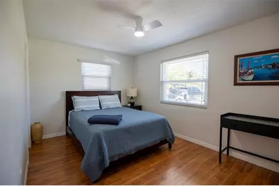 569 Bamboo Drive S, Saint Petersburg, FL 33707 - Photo 19