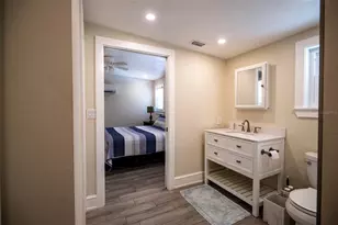 569 Bamboo Dr S, Saint Petersburg, FL 33707 - Photo 15