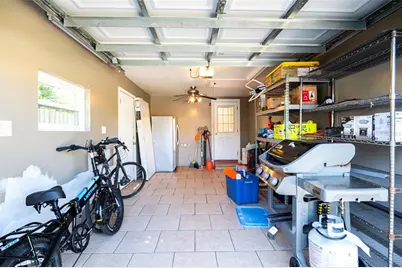 569 Bamboo Drive S, Saint Petersburg, FL 33707 - Photo 25