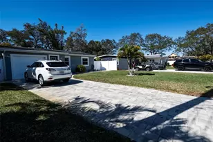 569 Bamboo Dr S, Saint Petersburg, FL 33707 - Photo 27