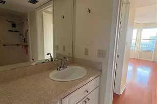 5220 Brittany Dr S, Saint Petersburg, FL 33715 - Photo 33