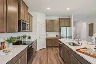 35623 Lowery Trl, Zephyrhills, FL 33541 - Photo 15