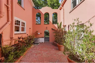 100 72nd Street S, Saint Petersburg, FL 33707 - Photo 33