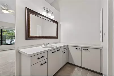 907 San Carlos Avenue NE, Saint Petersburg, FL 33702 - Photo 15