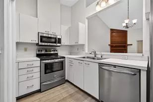 907 San Carlos Ave NE, Saint Petersburg, FL 33702 - Photo 11