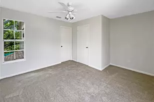 6902 Lakeview Ct, Tampa, FL 33634 - Photo 13