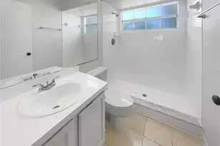 6902 Lakeview Ct, Tampa, FL 33634 - Photo 7