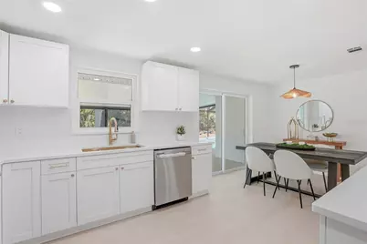 16133 Sandcrest Way, Tampa, FL 33618 - Photo 11