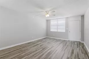 4895 Bay St NE, Saint Petersburg, FL 33703 - Photo 7