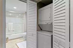 4717 Dolphin Cay Ln S, Saint Petersburg, FL 33711 - Photo 31