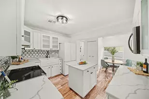 2318 Carroll Pl, Tampa, FL 33612 - Photo 5