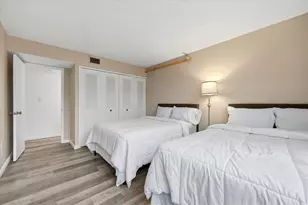 400 Island Way, Clearwater Beach, FL 33767 - Photo 21