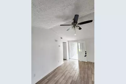 3244 Fox Lake Drive, Tampa, FL 33618 - Photo 7