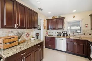 2320 Aquabluff Pl, Sarasota, FL 34231 - Photo 9