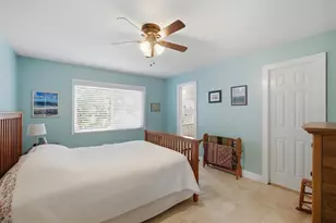 2320 Aquabluff Pl, Sarasota, FL 34231 - Photo 13