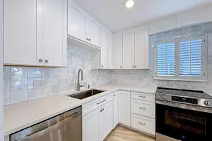 250 126th Ave, Treasure Island, FL 33706 - Photo 11