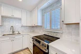 250 126th Ave, Treasure Island, FL 33706 - Photo 9