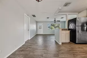 5744 58th Ave N, Saint Petersburg, FL 33709 - Photo 9