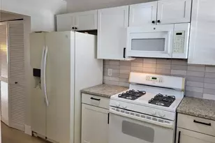 5521 80th St N, Saint Petersburg, FL 33709 - Photo 9