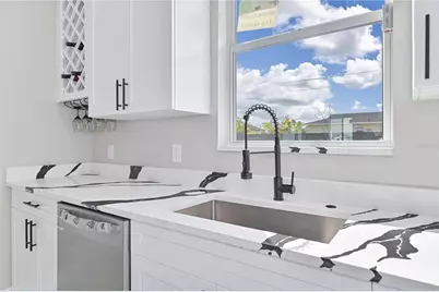 1326 NE 7th Place, Cape Coral, FL 33909 - Photo 11