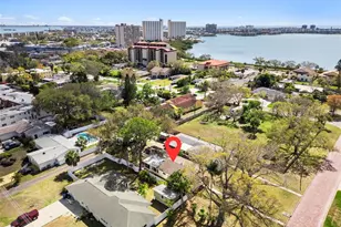 662 Villa Grande Ave S, Saint Petersburg, FL 33707 - Photo 11