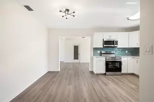 662 Villa Grande Ave S, Saint Petersburg, FL 33707 - Photo 15