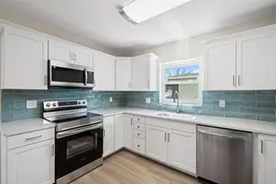 662 Villa Grande Ave S, Saint Petersburg, FL 33707 - Photo 17