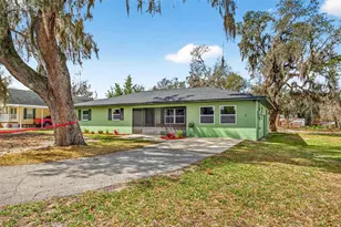 4221 Burrows Rd, Zephyrhills, FL 33542 - Photo 9