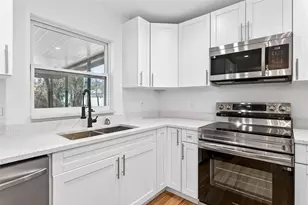 4221 Burrows Rd, Zephyrhills, FL 33542 - Photo 25