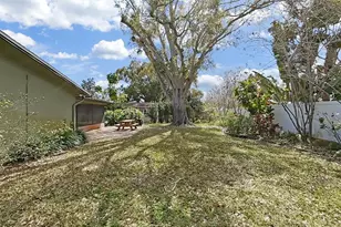 1324 Summerlin Dr, Clearwater, FL 33764 - Photo 23