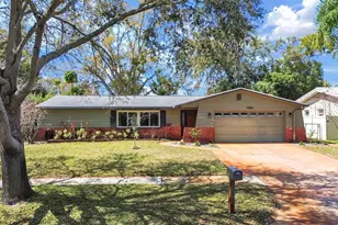 1324 Summerlin Dr, Clearwater, FL 33764 - Photo 1