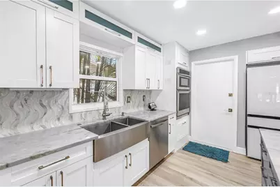 6821 N Circle Creek Dr, Pinellas Park, FL 33781 - Photo 9