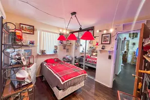 8535 108th St, Seminole, FL 33772 - Photo 15