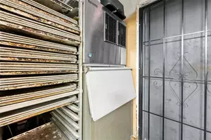 7390 Shoal Line Blvd, Weeki Wachee, FL 34607 - Photo 29