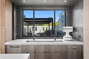 2619 Bayshore Blvd, Tampa, FL 33629 - Photo 13