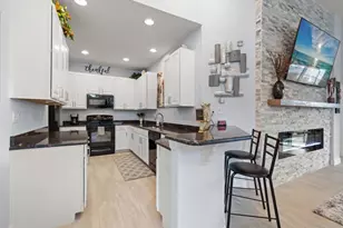 8204 Caponata Blvd, Seminole, FL 33777 - Photo 9