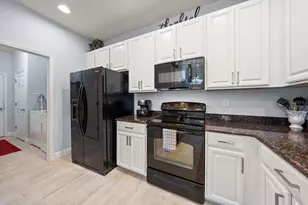 8204 Caponata Blvd, Seminole, FL 33777 - Photo 7