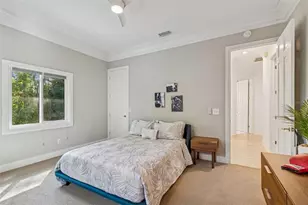 5210 S Crescent Dr, Tampa, FL 33611 - Photo 39