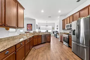 1614 Prairie Blossom Dr, Lakeland, FL 33810 - Photo 3