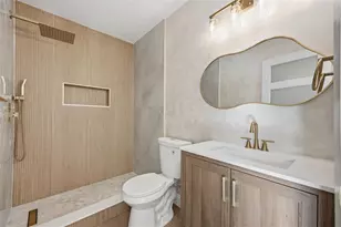 5700 Venetian Blvd NE, Saint Petersburg, FL 33703 - Photo 17